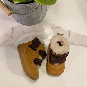 UGG || ‘Pritchard’ Chukka Infant Leather Suede Velcro Sherpa Lined Boots